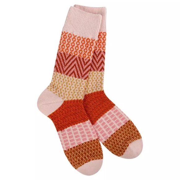Worlds Softest Socks Gallery Crew Socks Pink Brandy 6-11 CHRISTMAS DAY Gift NWT - Picture 1 of 4